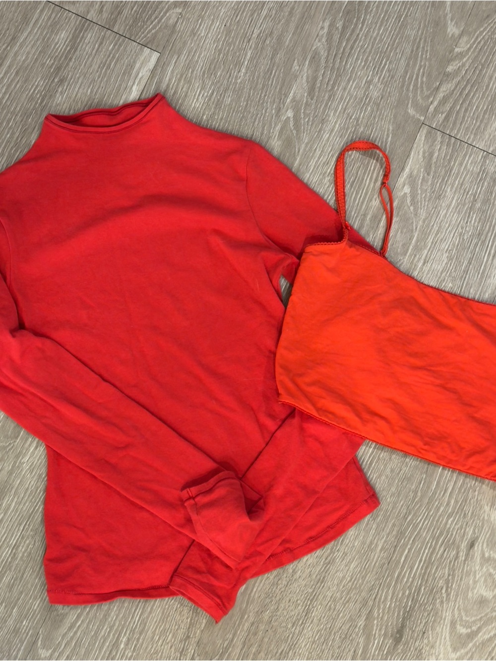 SKIMS 2-Piece Red Cherry Set Fits Everybody Mock Neck Top & Lace Cami Tank XS